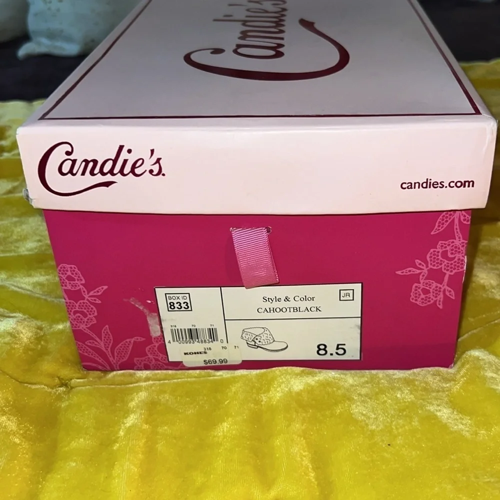 New Candies Size 8.5 Ankle Booties